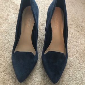 Navy Pumps
